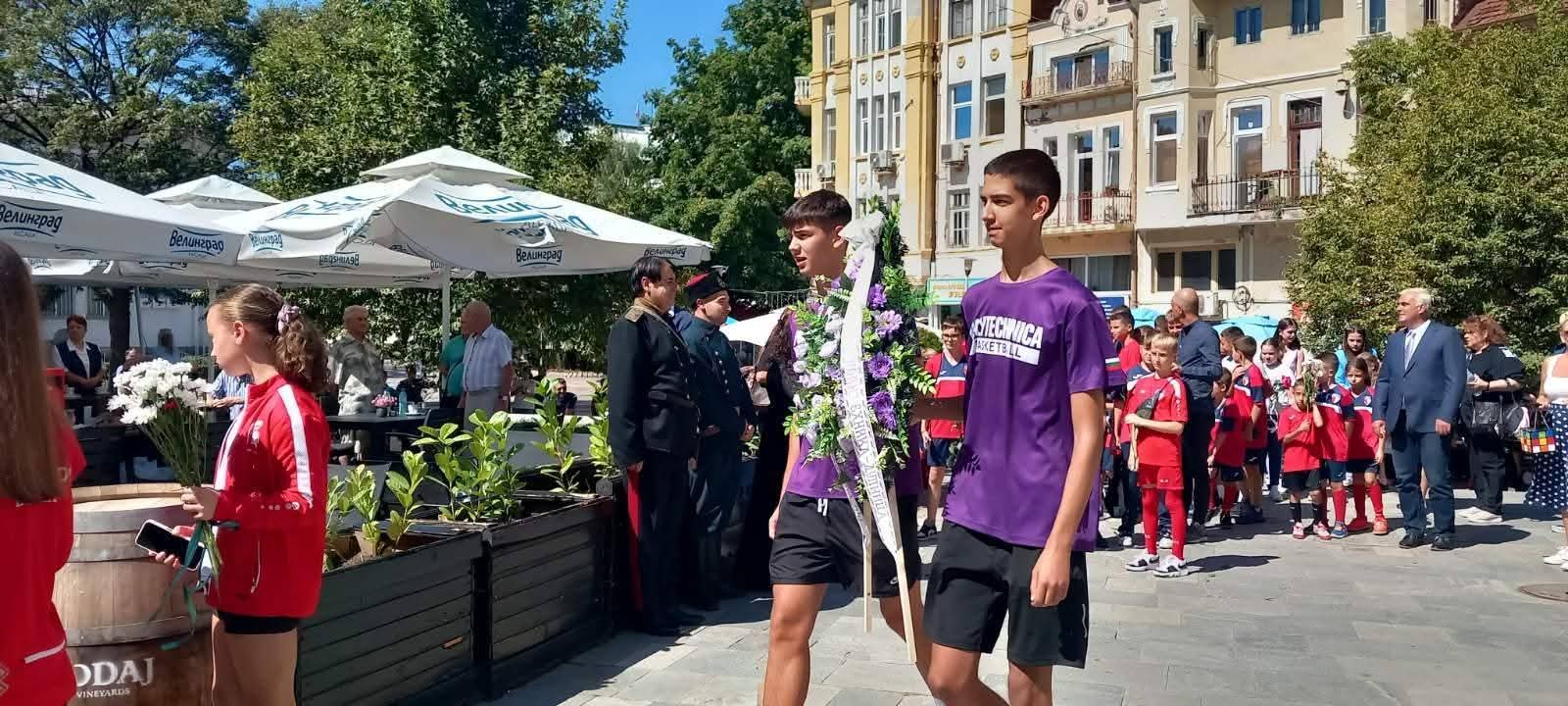 140 камбанни звъна огласиха Дупница в чест на Съединението на България