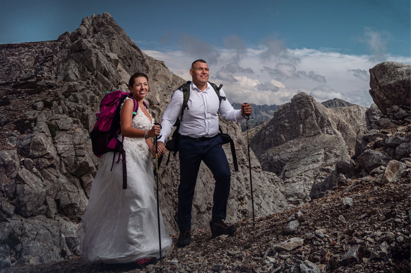 Любов на върха: Уникална сватбена фотосесия на Кончето!