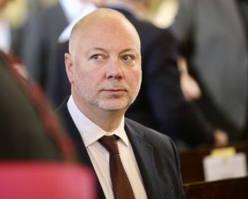 Премиерът към Радев за дерибеите: Назовете опонентите си!
