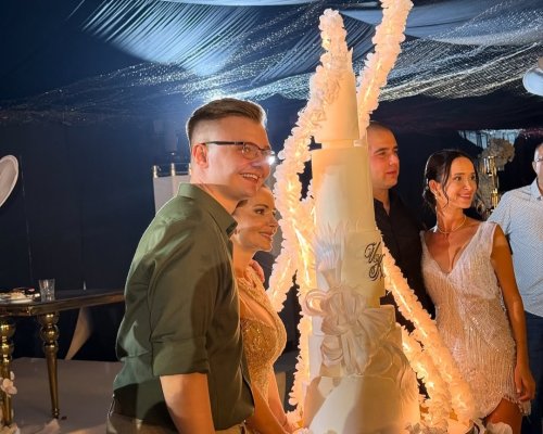 Сватбата на дъщерята на сладкарница  Йоана  -невиждан блясък и торта-шедьовър от Дамян Грънчарски