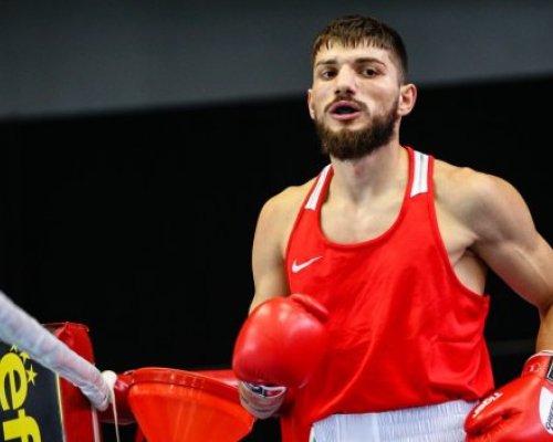 България с два гарантирани медала от Световното по бокс