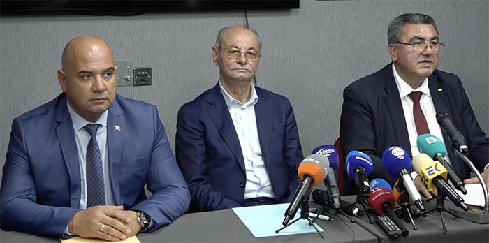 Ахмед Доган представи новата си партия-Алианс за права и свободи Ахмед Доган представи новата си партия-Алианс за права и свободи