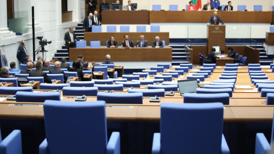 Премиерът Желязков и деветима министри на парламентарен контрол в петък
