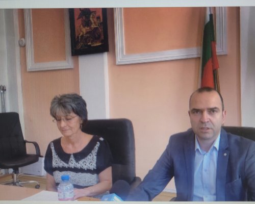 Кметът на Кюстендил и директорът на библиотеката представиха -На добър час в първи клас!