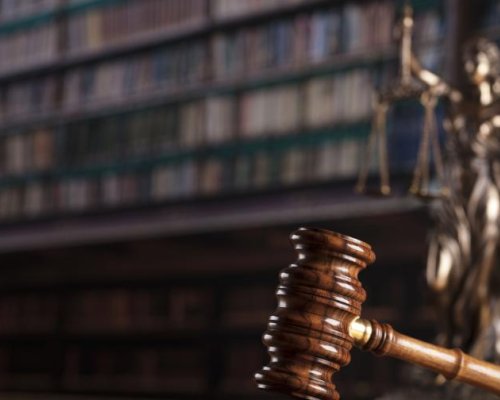 Домашен арест и за тримата обвиняеми за побоя над шефа на МВР-Русе