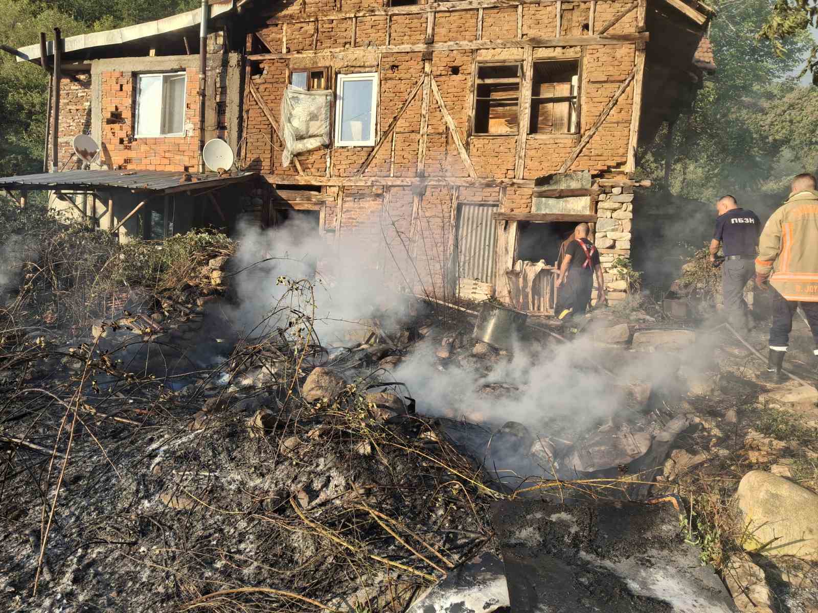 Пожар в село Градево засегна необитаема къща