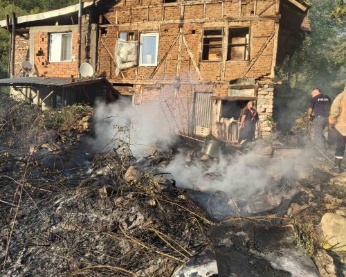 Пожар в село Градево засегна необитаема къща