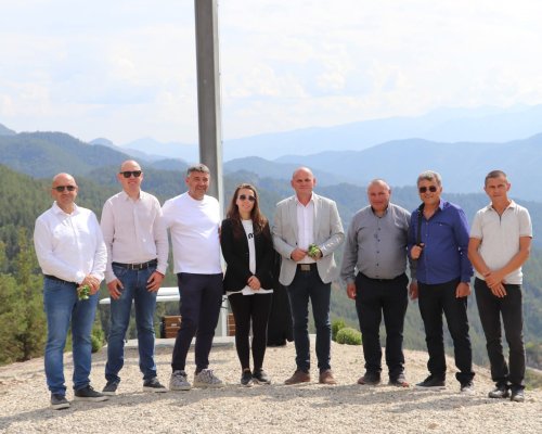 Днес бе осветен нов кръст над село Гостун, общ. Банско