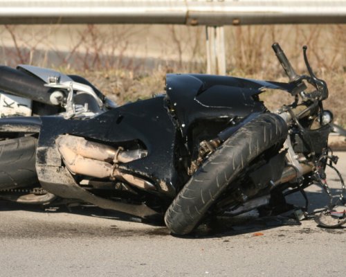 Моторист от Добринище пострада при удар с кола между Господинци и Места