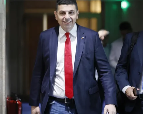 Мирчев и Божанов: Голямото  Д  се обажда на всеки един от министрите, гласовете на ИТН вече нямат значение