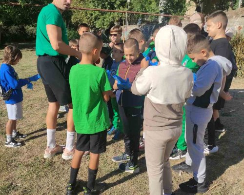 Десетки благоевградчани почистиха града в националната кампания