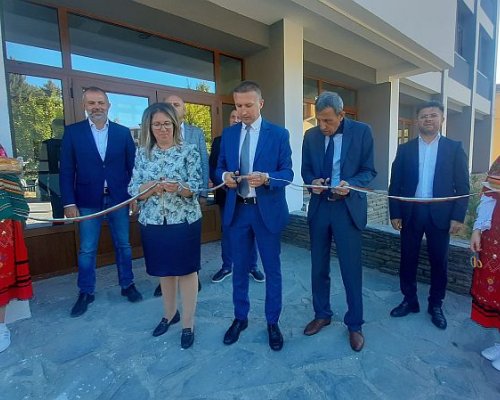 Навръх празника на града: Mодерна обществена сграда откриха в Белица