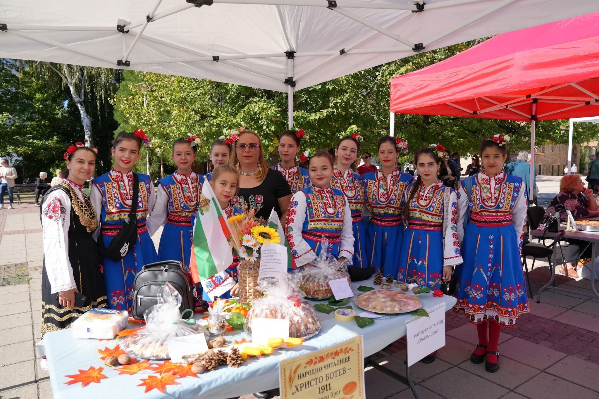 Независими, чрез традициите събра гости и жители на празник в Дупница Независими, чрез традициите събра гости и жители на празник в Дупница