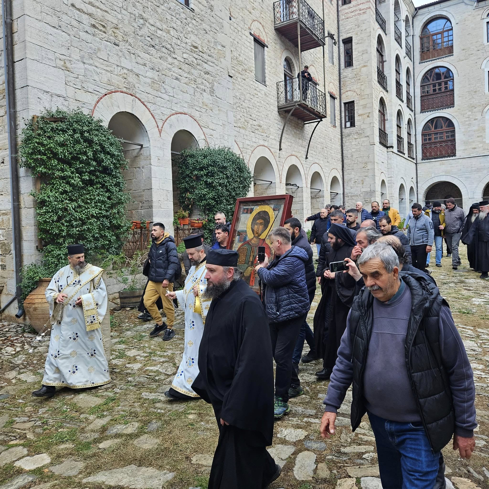 Аравийската чудотворна икона на свети Георги идва от Света Гора за поклонение в Благоевград днес
