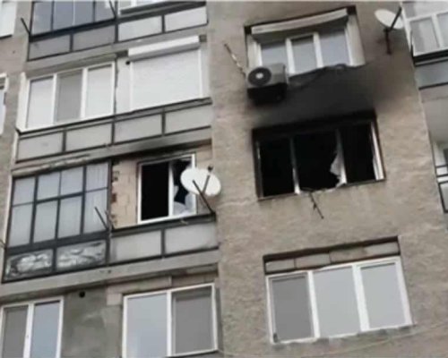 Мъж тормози жителите на блок в Дупница, запали апарамента си два пъти