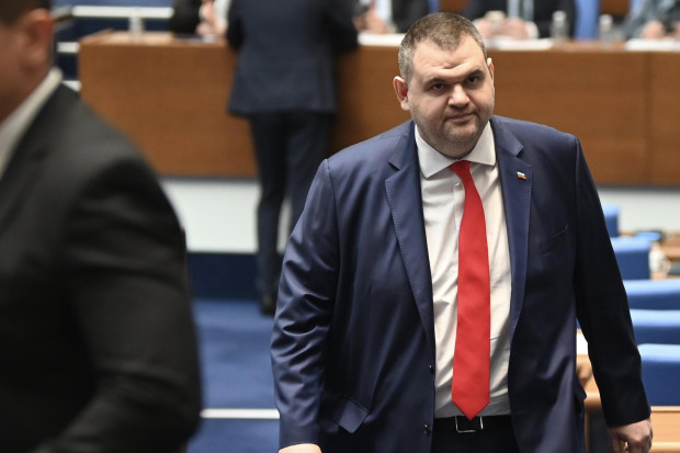 Делян Пеевски: Държавата може да има само един премиер Делян Пеевски: Държавата може да има само един премиер