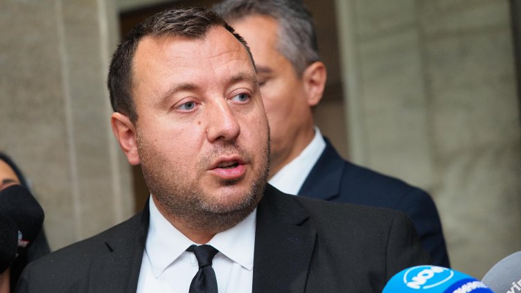 Възраждане събира подписи за сваляне на Киселова от председателския пост на НС