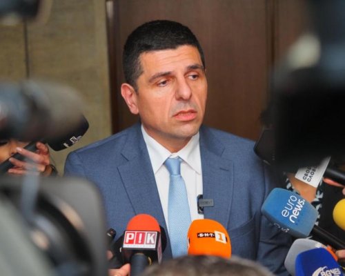 Мирчев: Няма кворум, защото всички обикалят света
