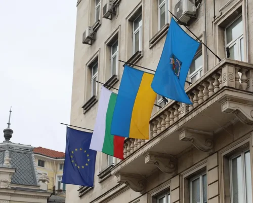 Възраждане се опита да свали украинското знаме от Общината