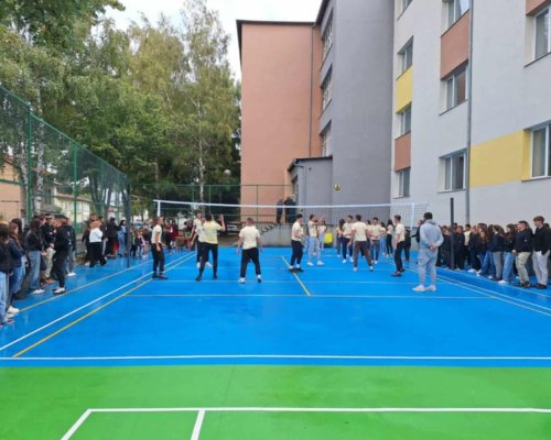 Четири нови спортни площадки се откриха днес в СУ  Братя Каназиреви  Разлог