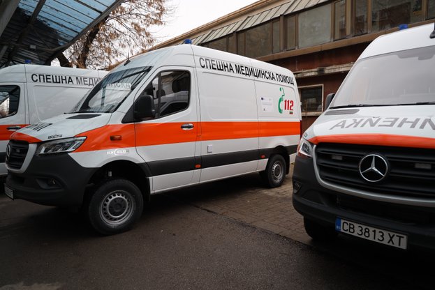 Агресия срещу екип на Спешна помощ в Перник: Пациент удари шофьор на линейка в лицето