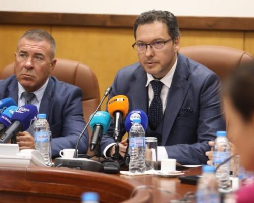 Министър Митов: Възможни са наводнения и усложняване на ситуацията утре