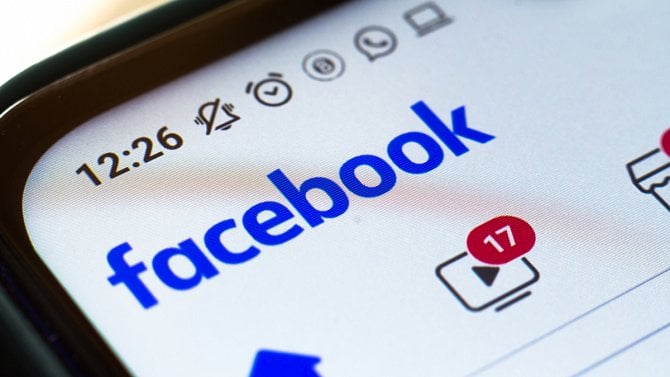 Нов трик за хакване на Facebook профили: измамници искат телефонен номер и код за потвърждение