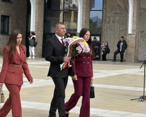 Съветниците от ДПС с класа и стил на честването на 5 октомври в Благоевград
