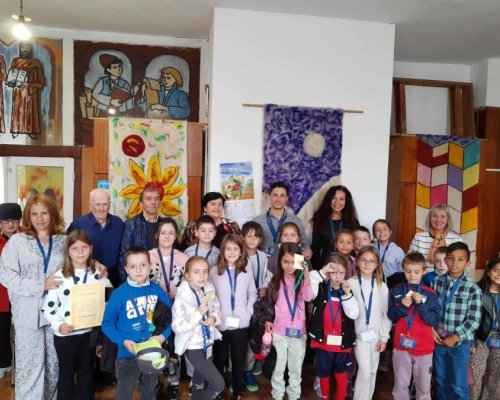С богата програма читалището в Дупница отбеляза Международния ден на музиката и поезията