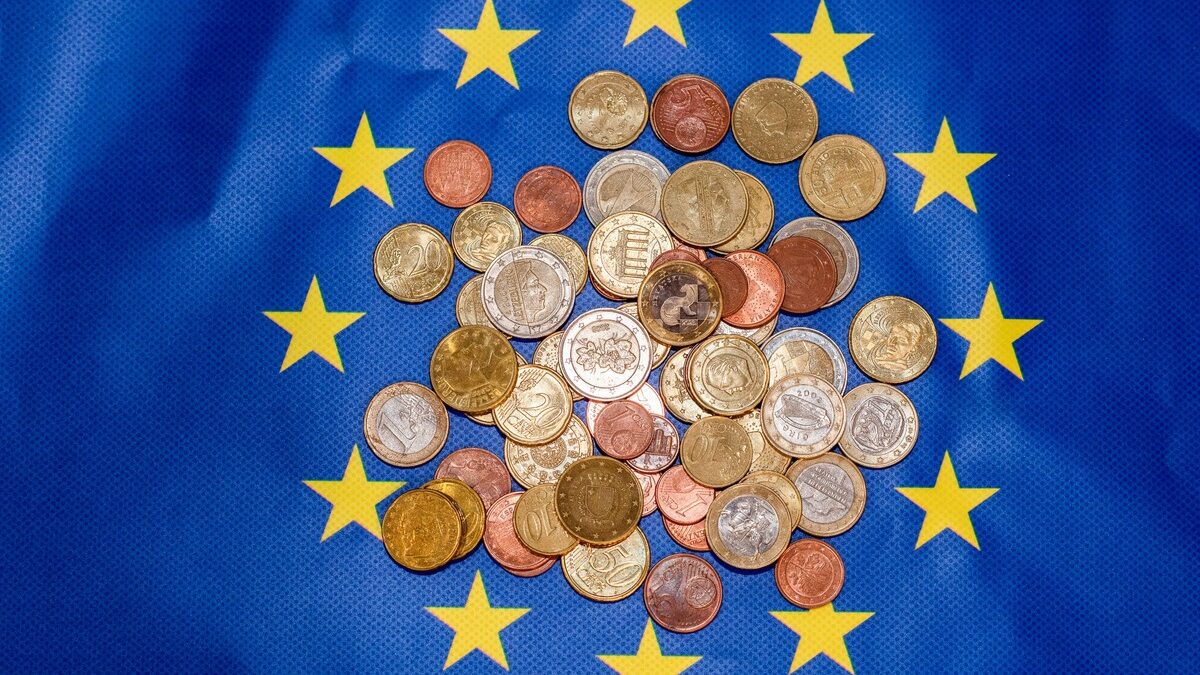 Информационни срещи във връзка с въвеждането на еврото у нас ще се състоят в Дупница, Габрово, Своге, Лом и Тополовград Информационни срещи във връзка с въвеждането на еврото у нас ще се състоят в Дупница, Габрово, Своге, Лом и Тополовград