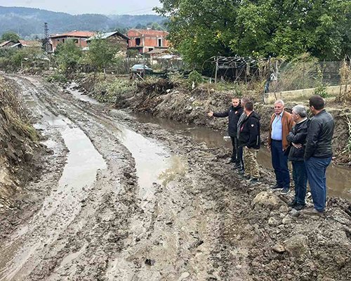 След повече от 60 г: Чистят река Бабешка в Горно Краище
