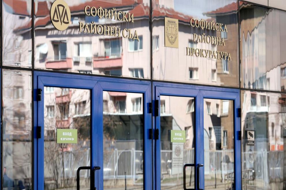 Дадоха на съд учителя, обвинен за сексуални отношения със седмокласничка