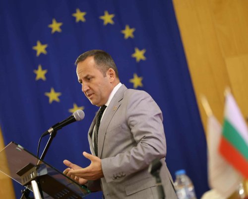 Областният управител Георги Динев присъства на откриването на международна научна конференция в в Университетски център Бачиново