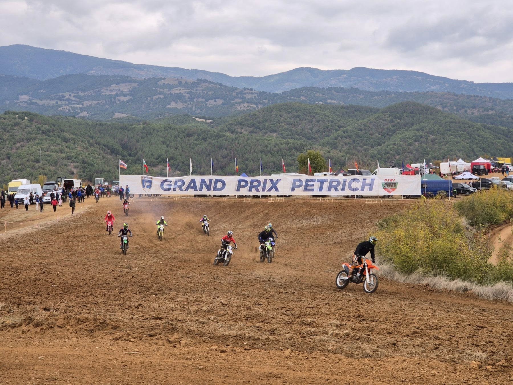 Адреналин и много емоция на състезанието по мотокрос Grand Prix Petrich