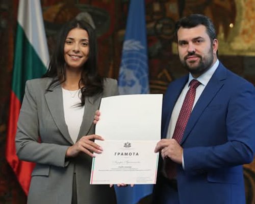 Внучката на екскмета на Благоевград Л. Причкапов спечели първа награда в национален конкурс на МВнР