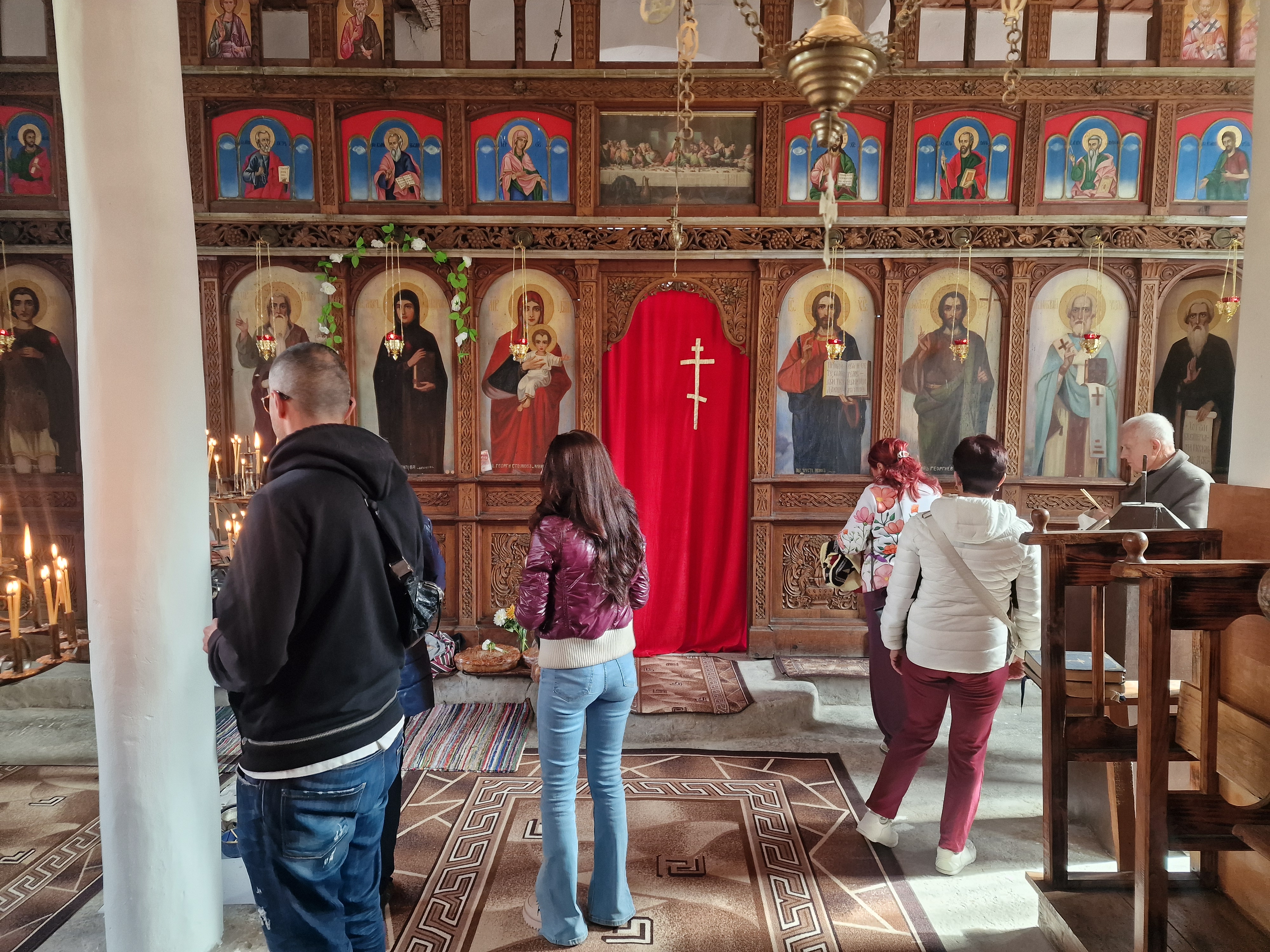 Стотици миряни почетоха 100-годишнината на църквата Света Петка в Българчево на празника на светицата