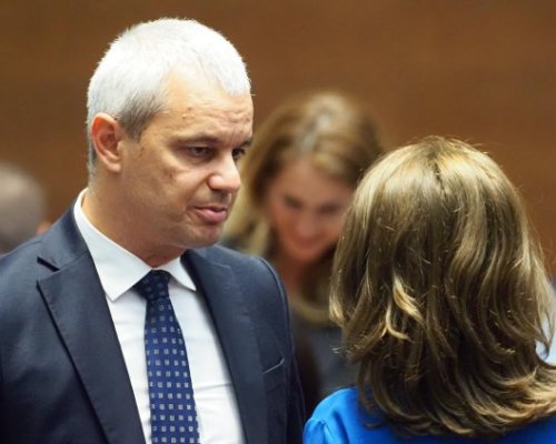Костадинов призова за незабавна оставка на правителството