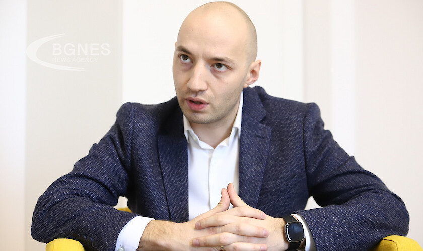 Ганев: Има няколко опции - най-малко вероятни са избори сега, най-вероятни - кадрови промени Ганев: Има няколко опции - най-малко вероятни са избори сега, най-вероятни - кадрови промени