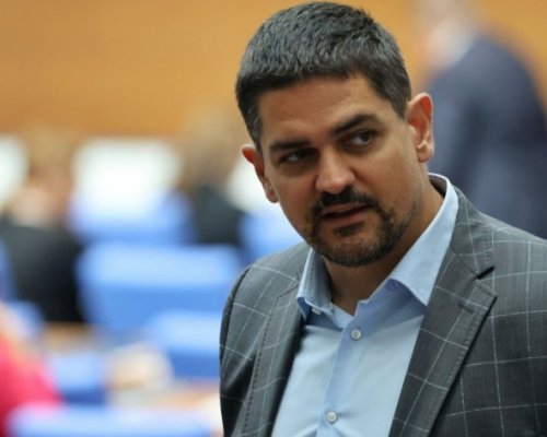 Радостин Василев: Управляващото мнозинство се е изпокрило