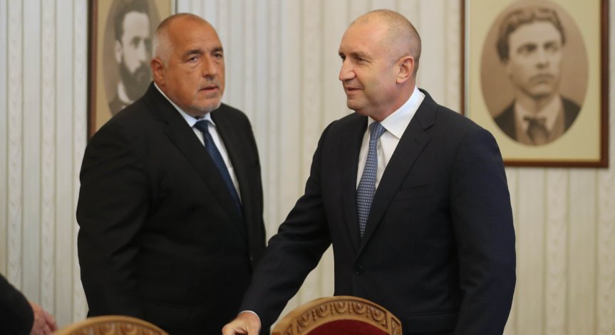 Радев: Борисов капитулира и предава властта на Пеевски