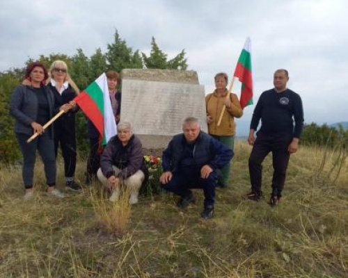 Преди 113 години: героичната битка край Качев баир-село Брежани отдава почит на героите