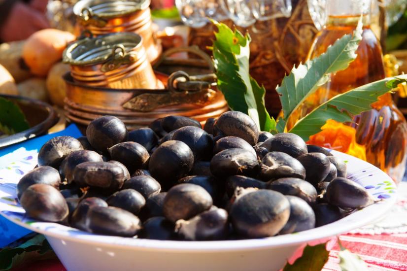 Брежани посреща гости за най-вкусния си празник-празника на брежанския кестен Брежани посреща гости за най-вкусния си празник-празника на брежанския кестен