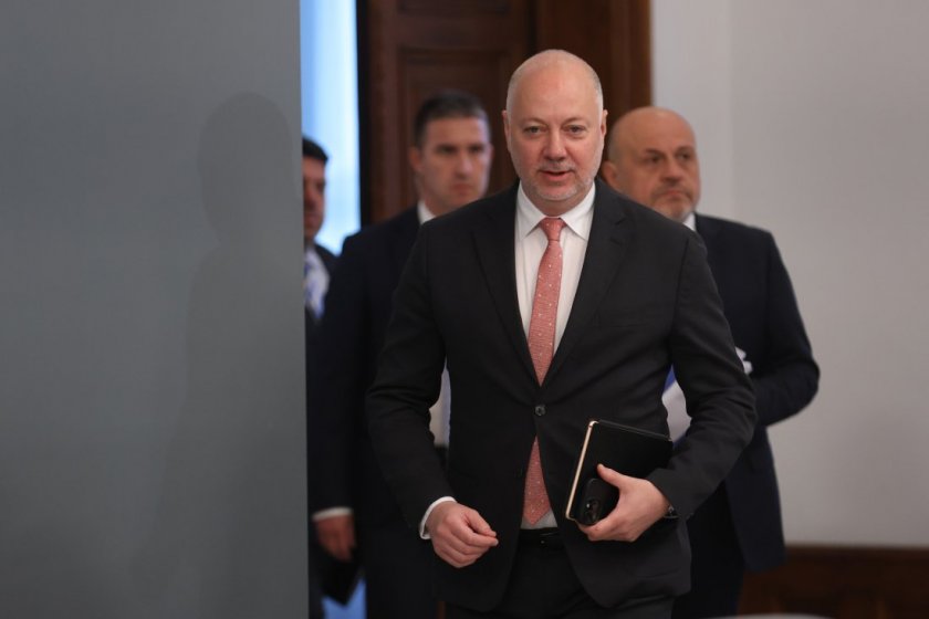 Желязков преговаря с БСП, ИТН и ДПС за нов кабинет или избори Желязков преговаря с БСП, ИТН и ДПС за нов кабинет или избори