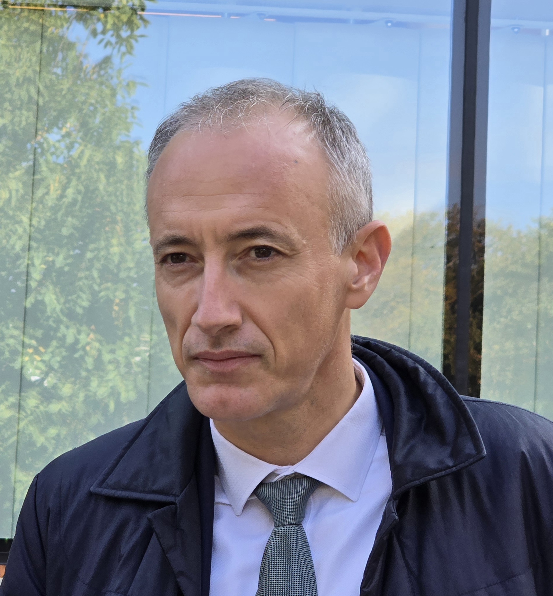 Министър Вълчев: Продължителното стоене пред екрани води до проблеми с логическото мислене и математиката Министър Вълчев: Продължителното стоене пред екрани води до проблеми с логическото мислене и математиката
