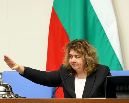 Кворум пак няма , Киселова отсече: Аз мога да издържа, вие-не