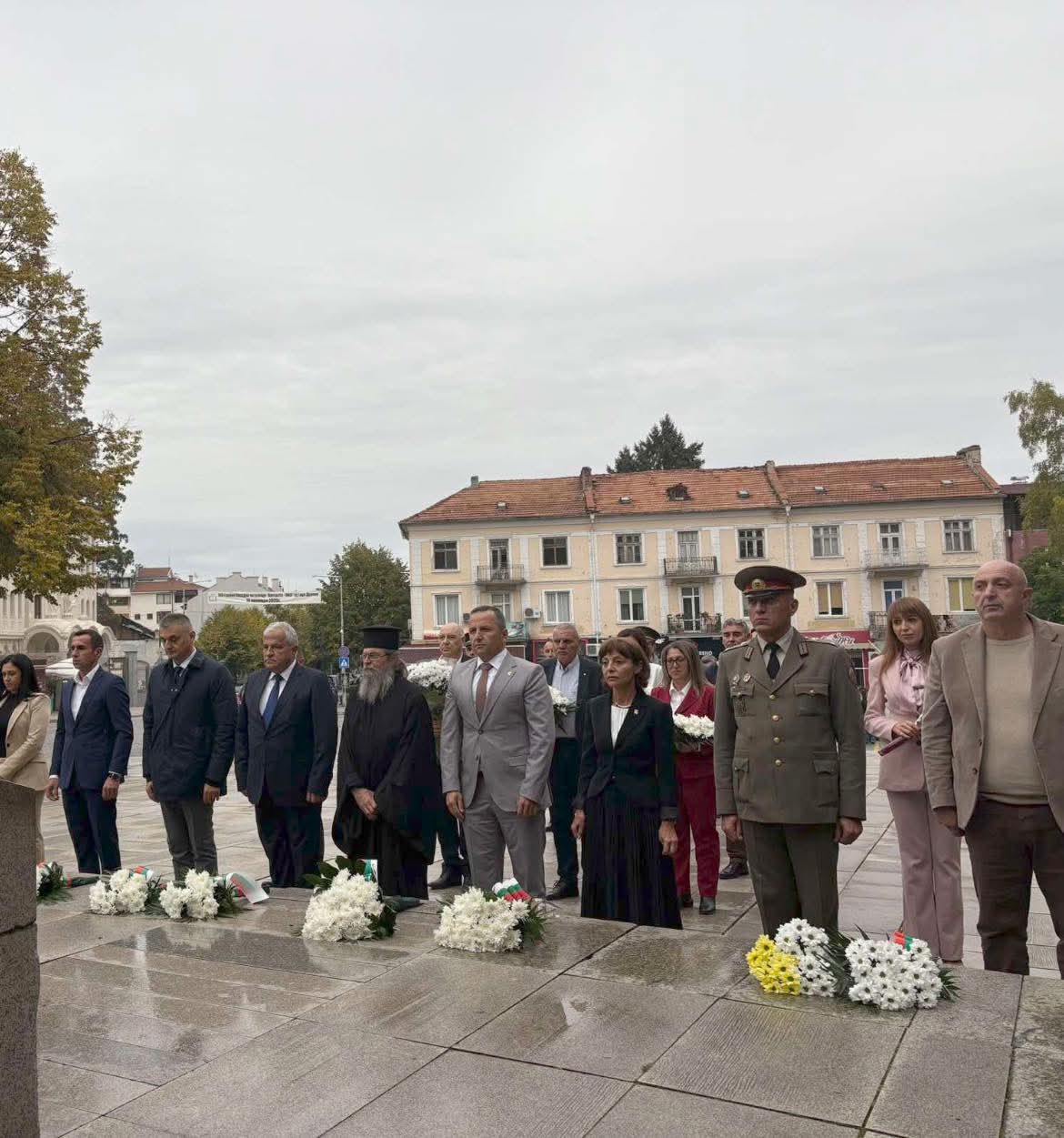 Областният управител връчи почетен плакет на кмета на Община Гоце Делчев по повод 30 години от встъпването му в длъжност
