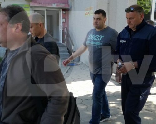 Обвиняемите служители на ДАИ, арестувани от ГДБОП отново са на постове в Благоевград, контролират фирмите, които рекетирали