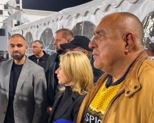 Борисов на стадиона в Габрово : Какво още искате, ето трева, лампи и писта