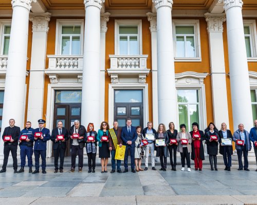 Перник отбеляза своя празник с послания за град на силни хора, който не само оцелява, а се и обновява
