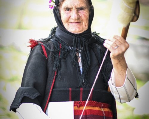 На празника на Брежани: Представят филма Баба Райна-огънят на традициите